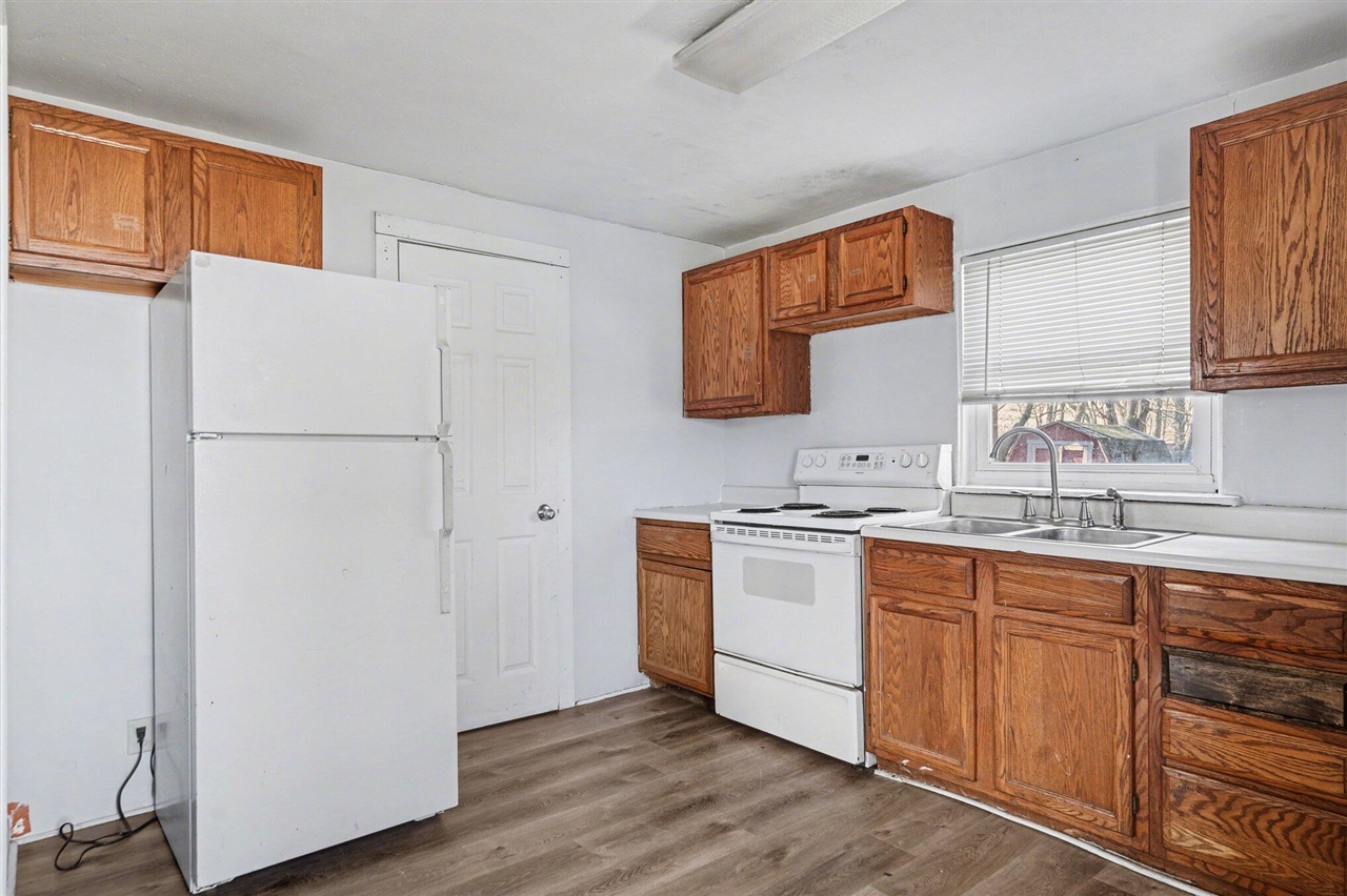 224-226 Maple Street Parchment, MI 49004 - Photo 5 of 20