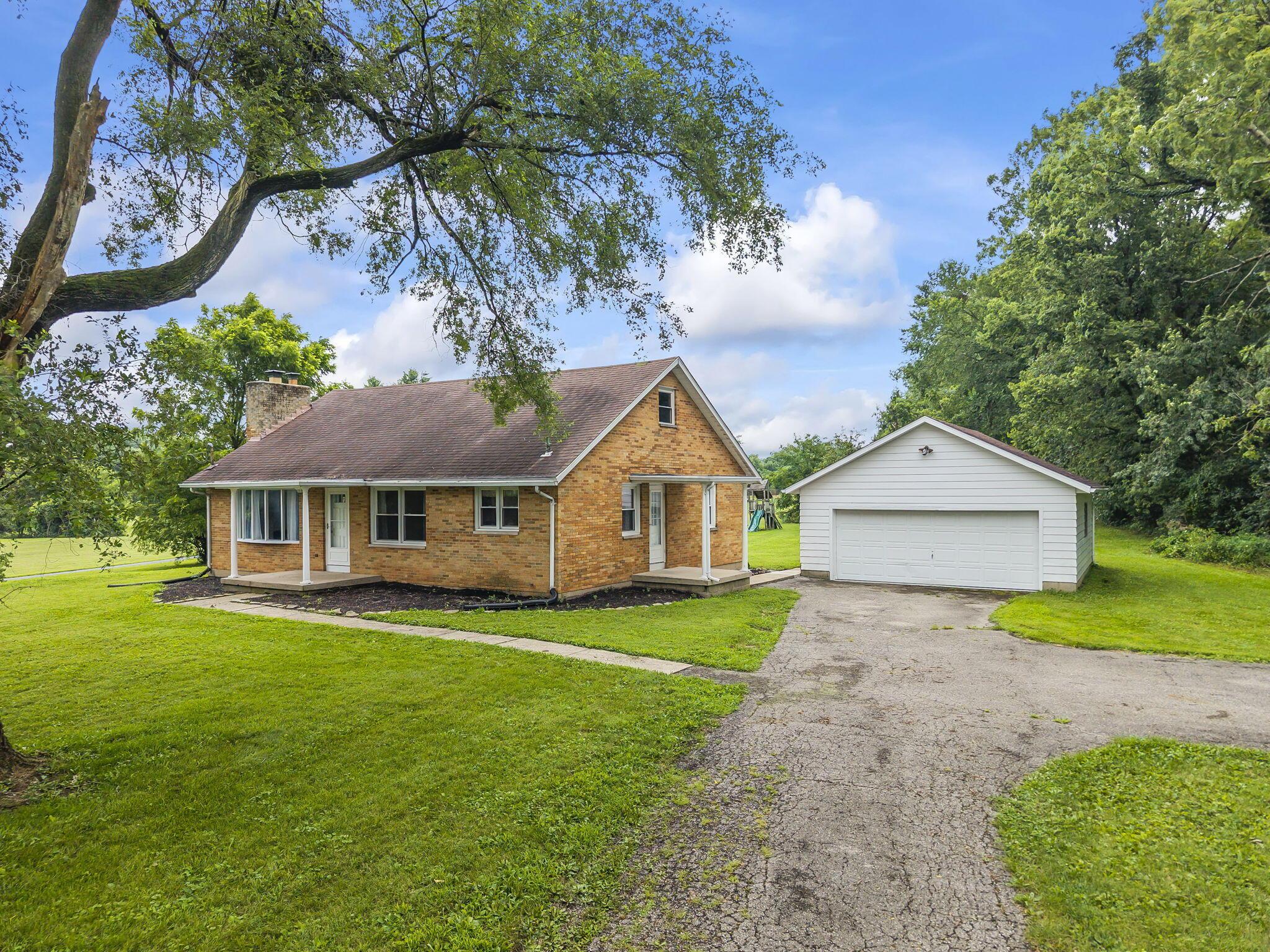 360 North Bird Road Springfield, OH 45503 - Photo 7 of 42 3-web-or-mls-DJI_20250731140508_0002_D