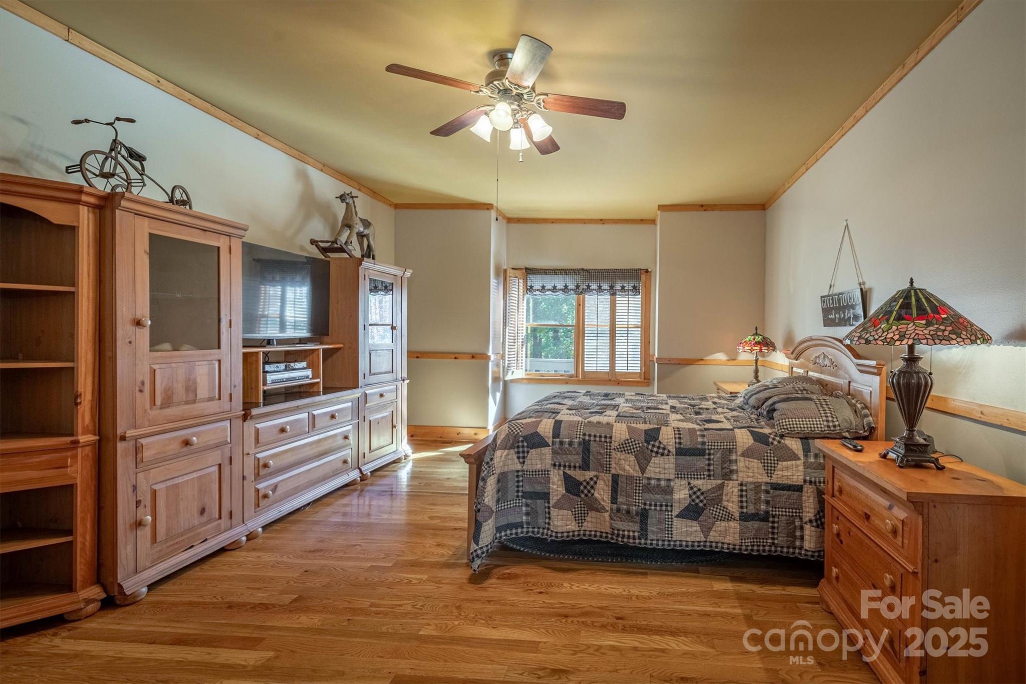 4030 South View Boulevard Morganton, NC 28655 - Photo 23 of 43 a living room with furniture and wooden floor