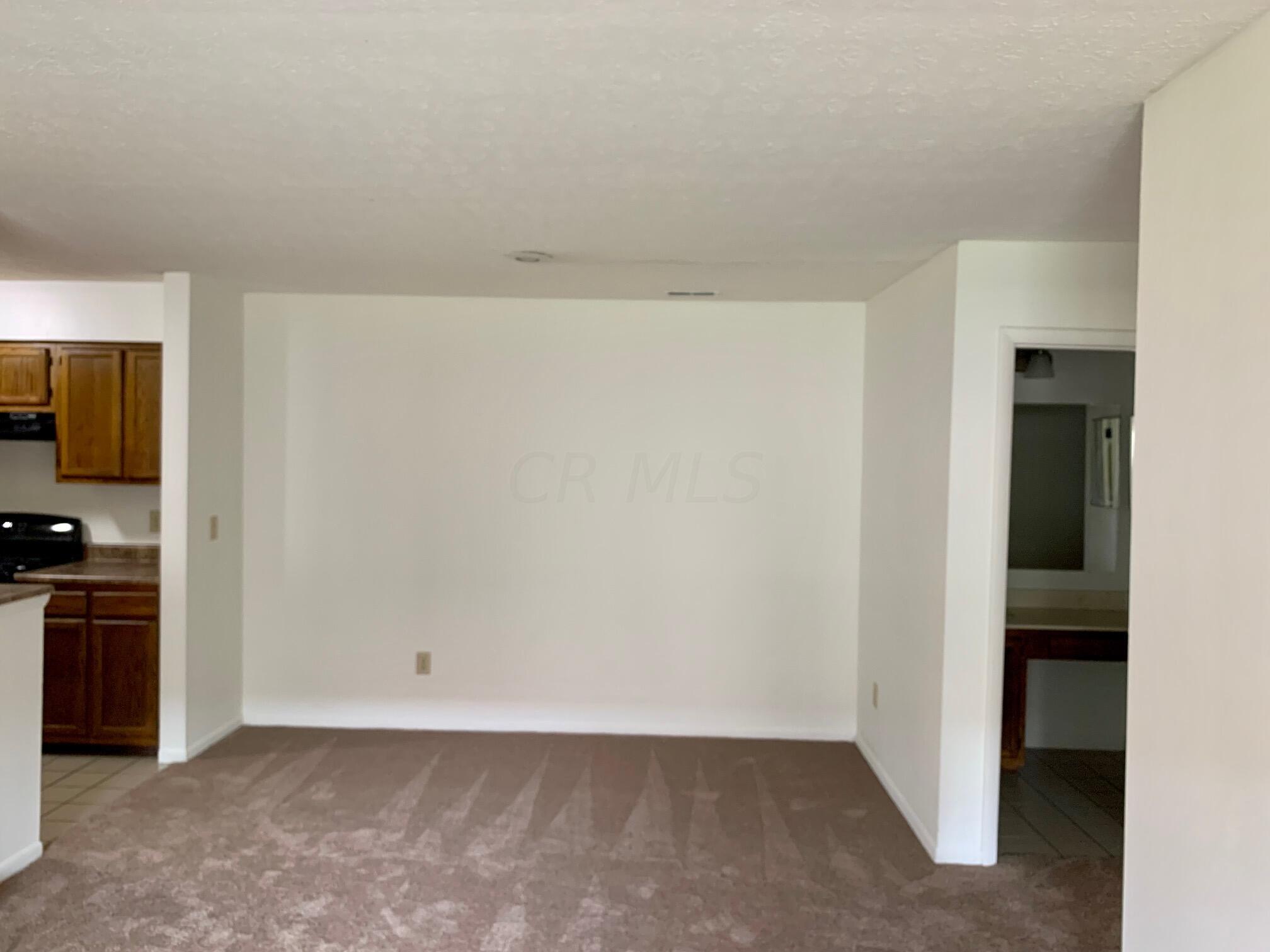 2295 Hedgerow Road, Unit 2295B Columbus, OH 43220 - Photo 6 of 23 IMG_1816
