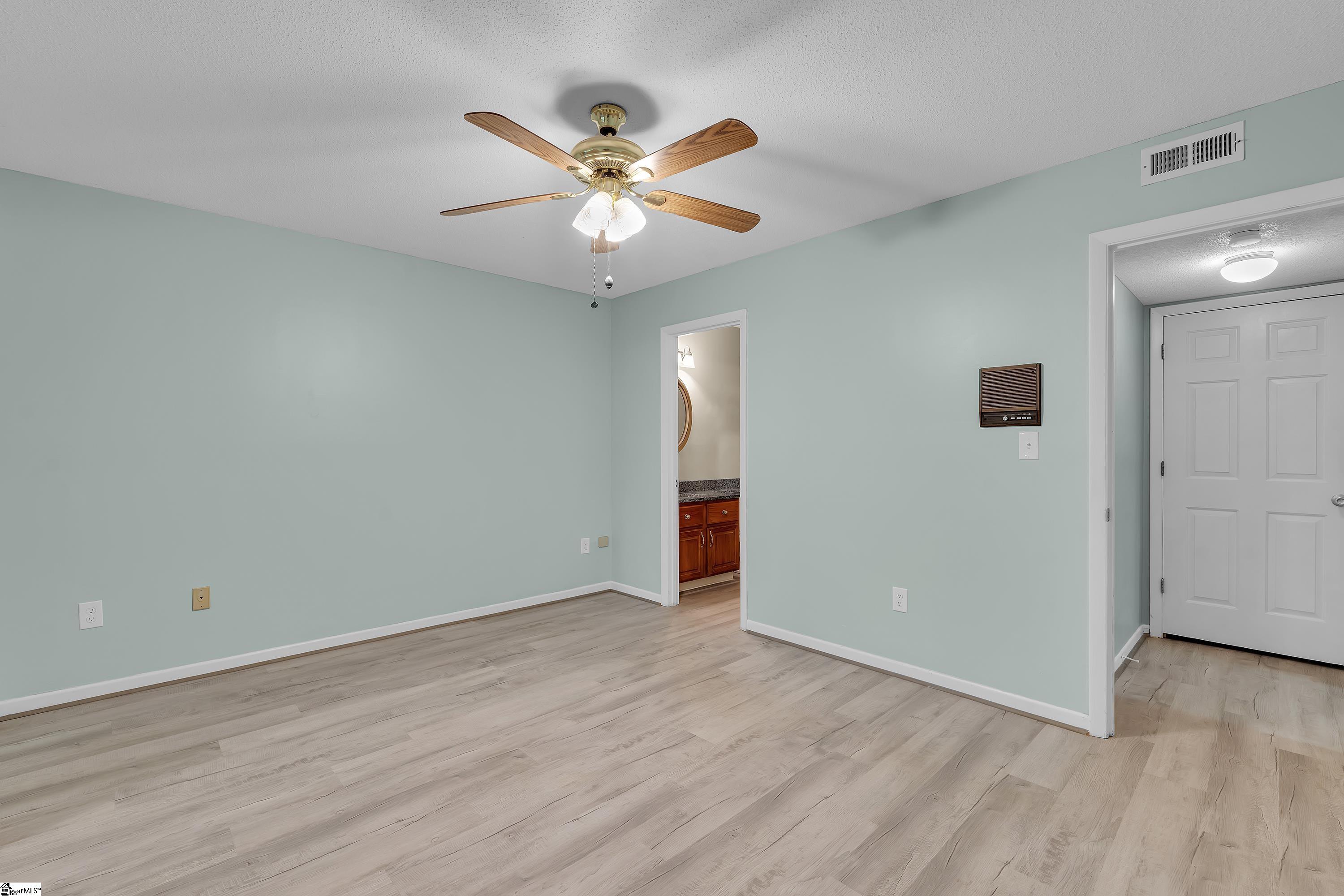 405 Northlake Drive Anderson, SC 29625 - Photo 15 of 35