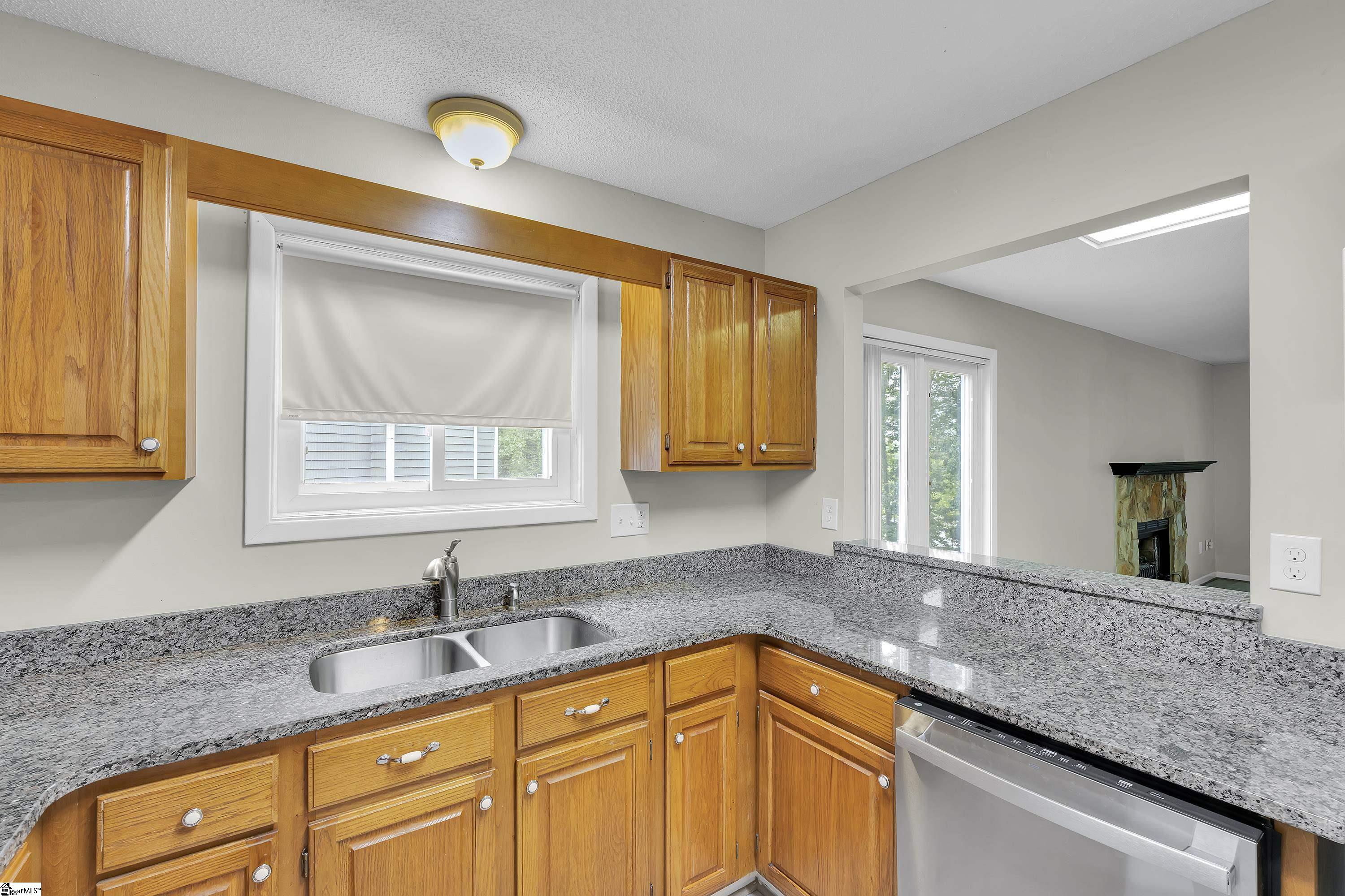 405 Northlake Drive Anderson, SC 29625 - Photo 10 of 35