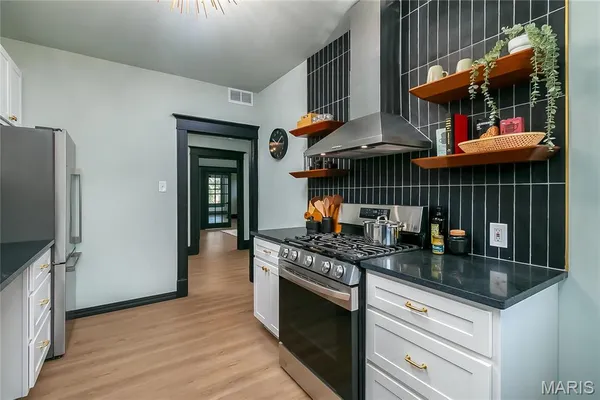 $1,199,000 | 4166 Russell Boulevard, St. Louis, MO 63110