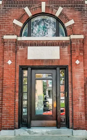 $1,199,000 | 4166 Russell Boulevard, St. Louis, MO 63110