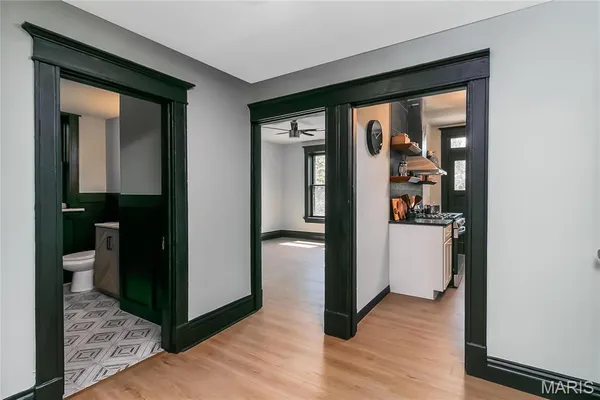 $1,199,000 | 4166 Russell Boulevard, St. Louis, MO 63110