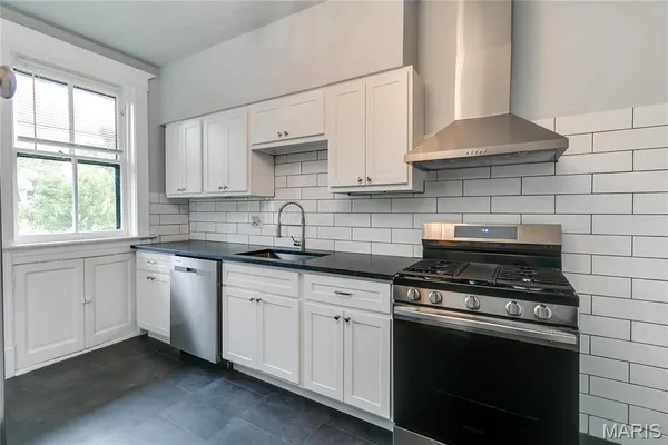 $1,199,000 | 4166 Russell Boulevard, St. Louis, MO 63110