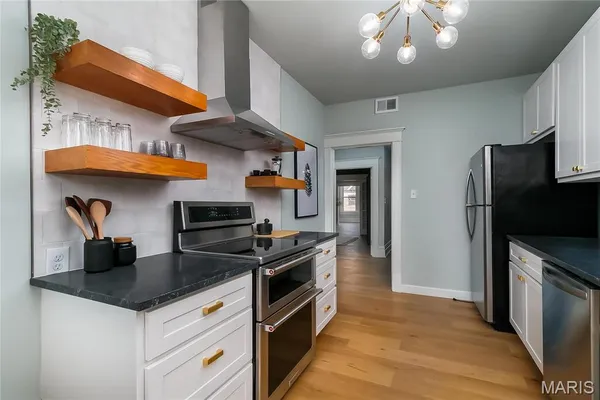 $1,199,000 | 4166 Russell Boulevard, St. Louis, MO 63110