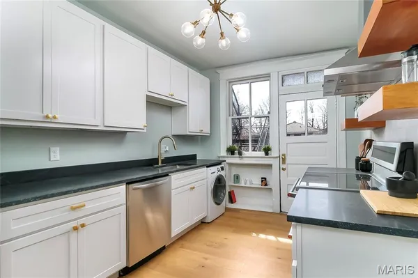 $1,199,000 | 4166 Russell Boulevard, St. Louis, MO 63110