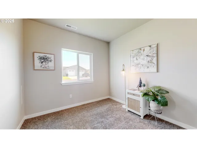 $349,950 | 305 Rosalynn Drive, Stanfield, OR 97875