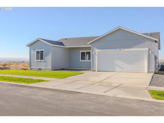 $349,950 | 305 Rosalynn Drive, Stanfield, OR 97875