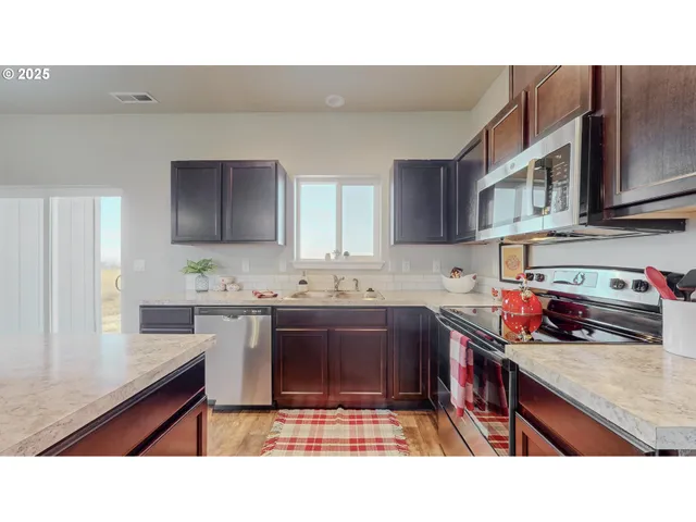 $349,950 | 305 Rosalynn Drive, Stanfield, OR 97875