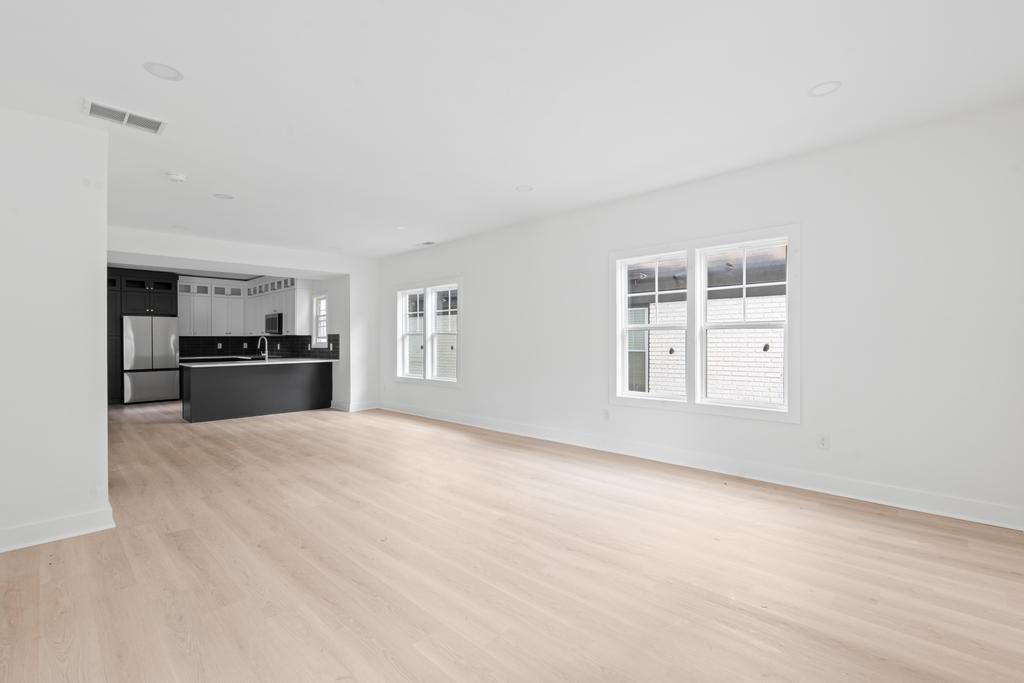 1046 Mayson Turner Road Northwest Atlanta, GA 30314 - Photo 7 of 53 Gallery Image 7