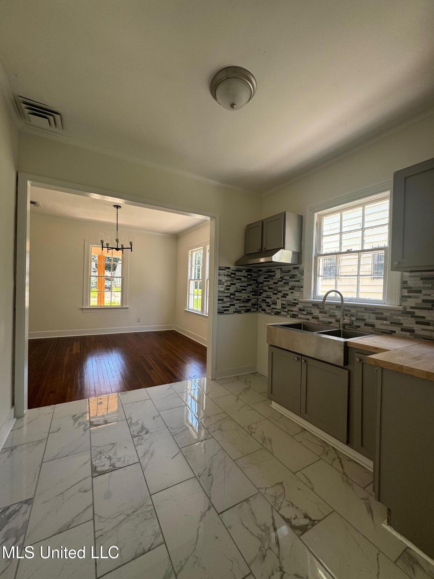 316 East Mayes Street Jackson, MS 39206 - Photo 11 of 21 IMG_5426