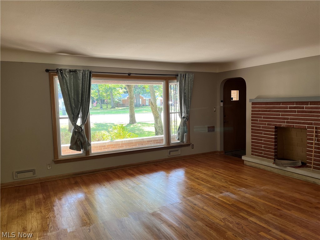 9110 West Pleasant Valley Road Cleveland, OH 44130 - Photo 3 of 9 Gallery Image 3