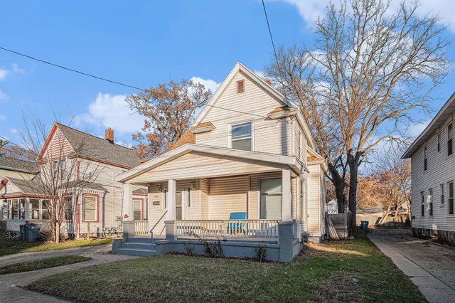 $215,000 | 1040 Madison Avenue Southeast, Grand Rapids, MI 49507