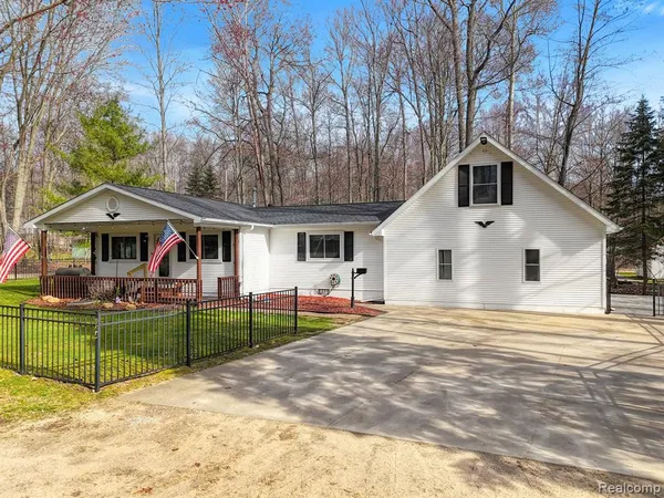 $484,999 | 144 Canton Street, Roscommon, MI 48653