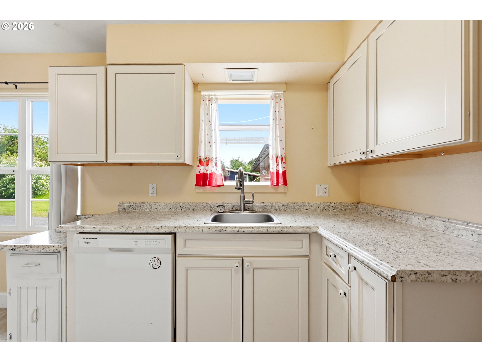 18121 Southeast Langensand Road Sandy, OR 97055 - Photo 2 of 28 Kitchen