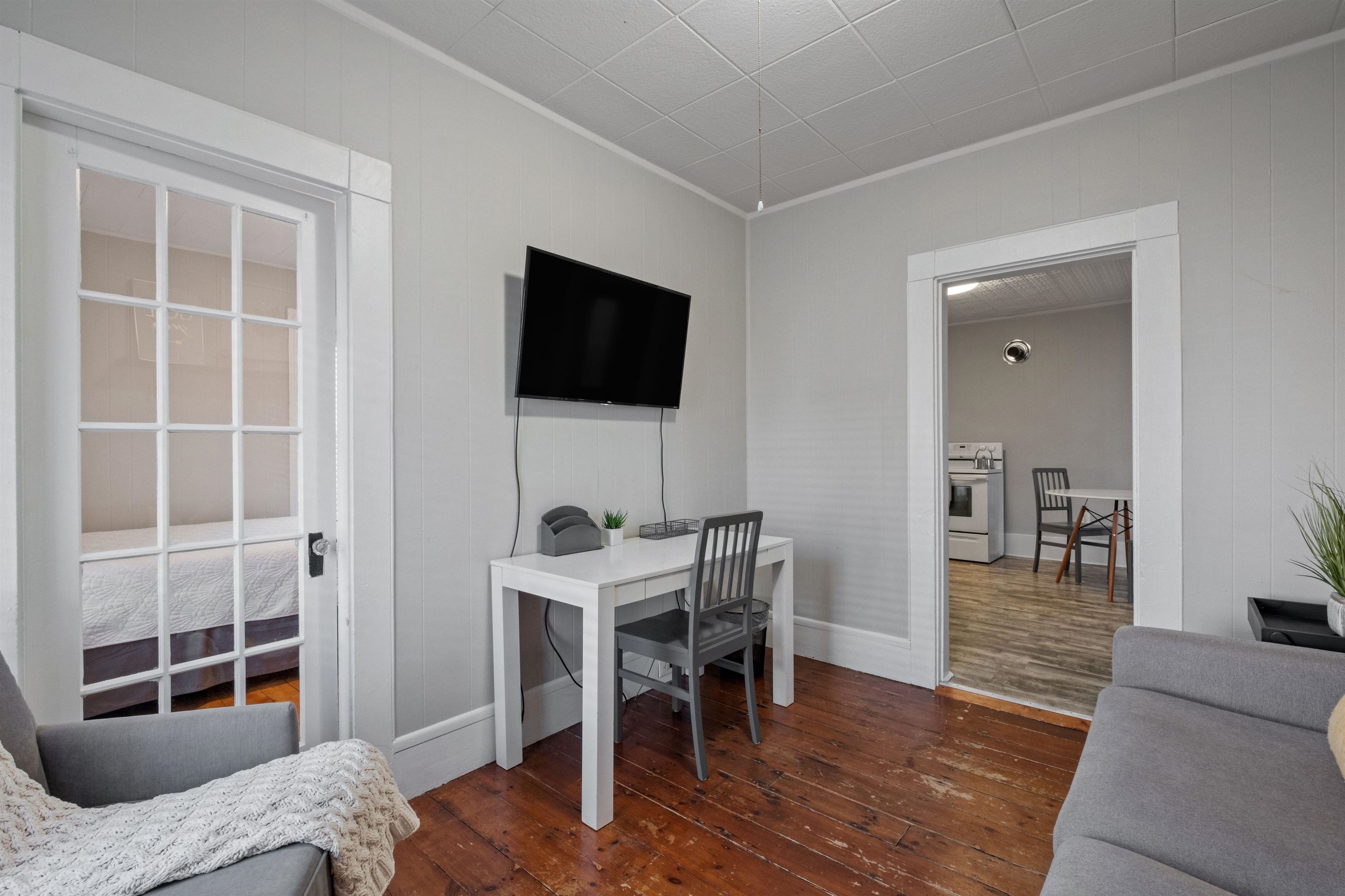 526 Hevey Street, Unit 2 Manchester, NH 03102 - Photo 4 of 17