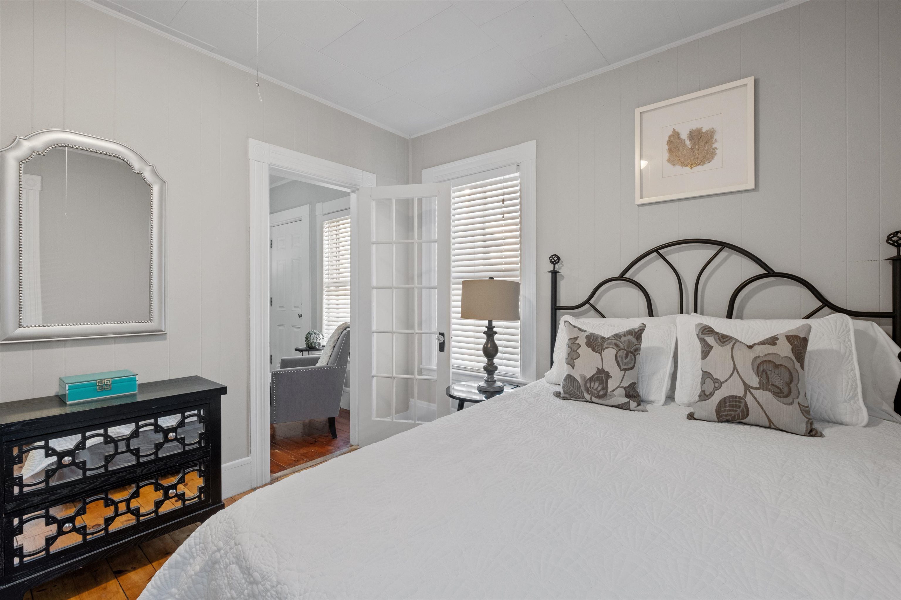 526 Hevey Street, Unit 2 Manchester, NH 03102 - Photo 5 of 17