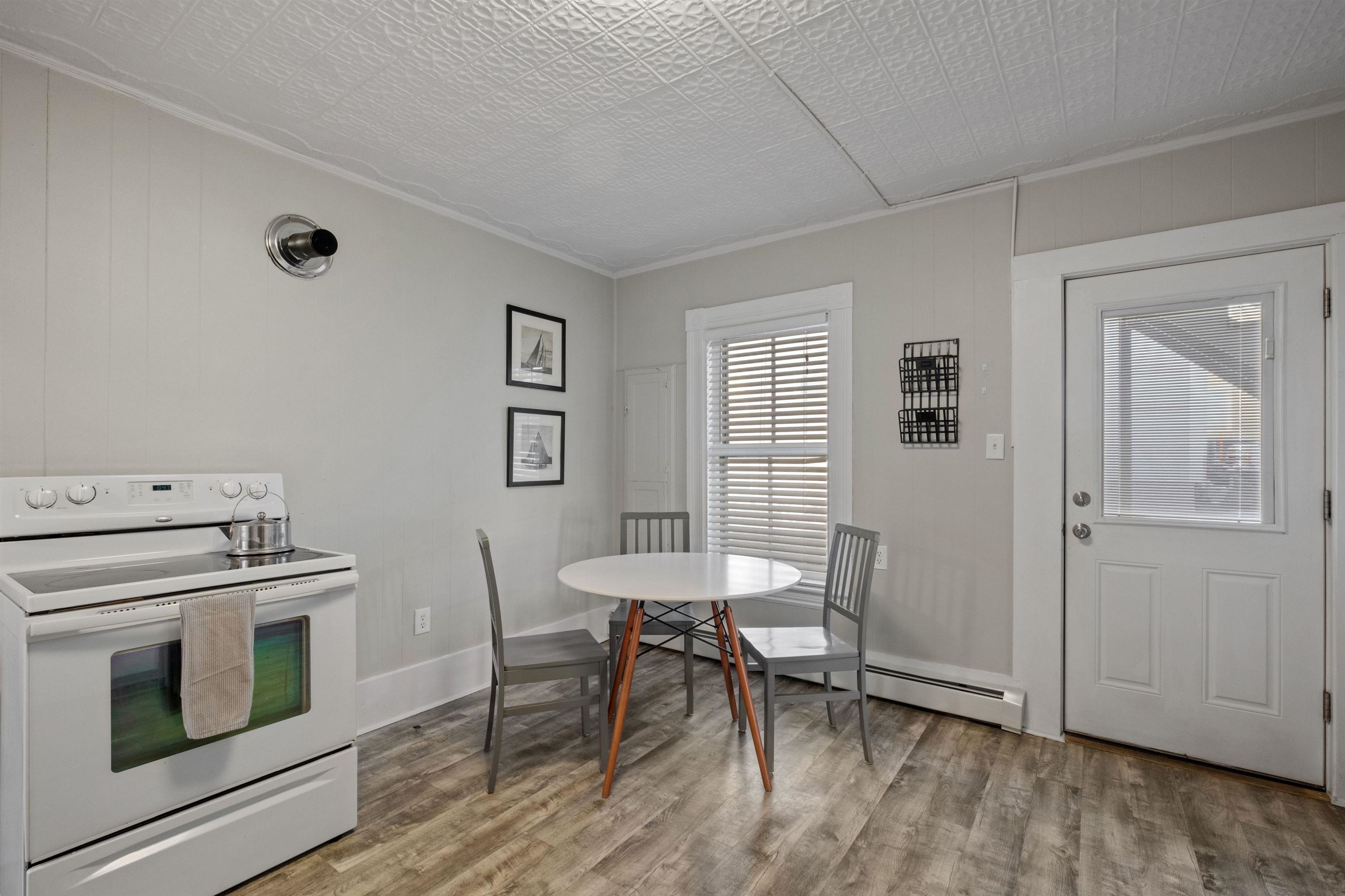 526 Hevey Street, Unit 2 Manchester, NH 03102 - Photo 9 of 17