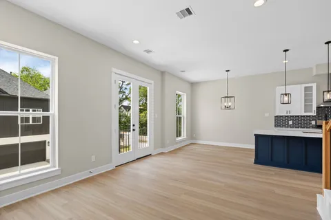 $369,900 | 5826 Highland Sun Lane, Houston, TX 77091