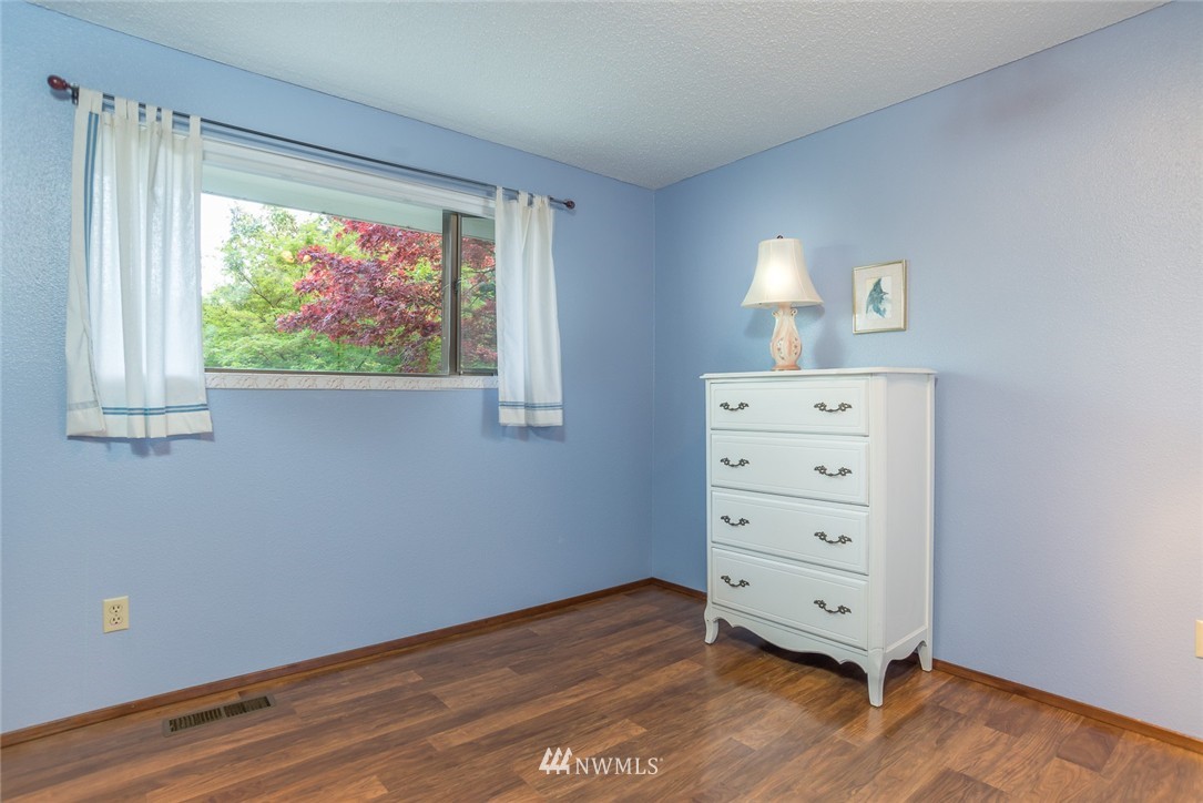 13902 Southwest Pohl Road Vashon, WA 98070 - Photo 14 of 25