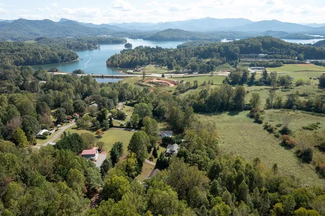 $429,000 | 99 Chatuge Hills Drive, Hayesville, NC 28904