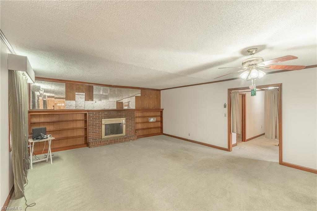 3303 Forestview Drive High Point, NC 27260 - Photo 15 of 29