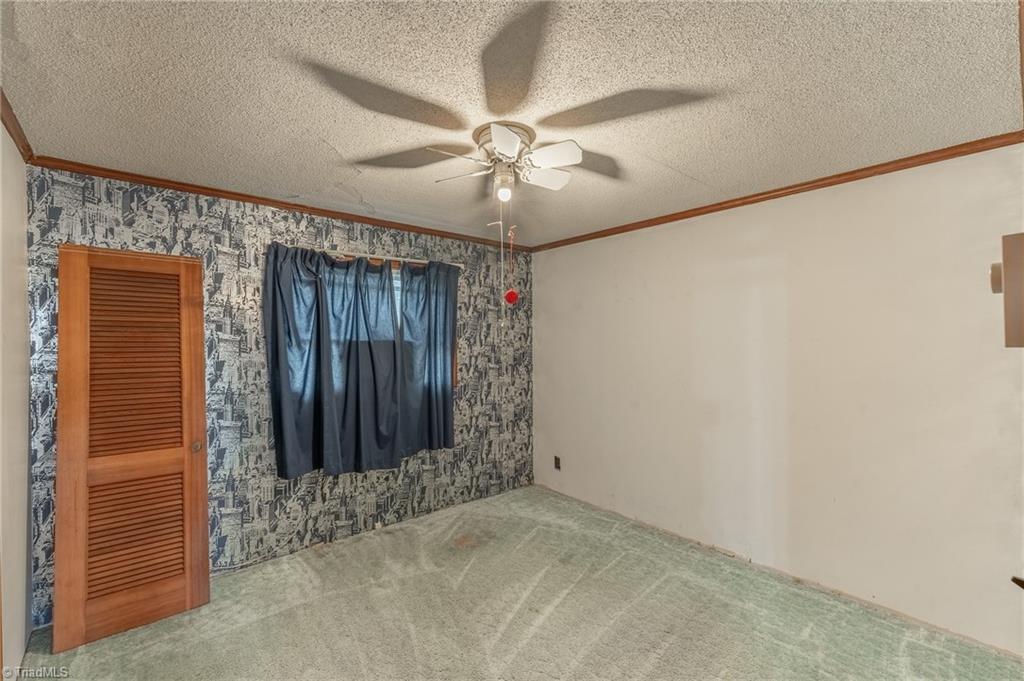 3303 Forestview Drive High Point, NC 27260 - Photo 18 of 29