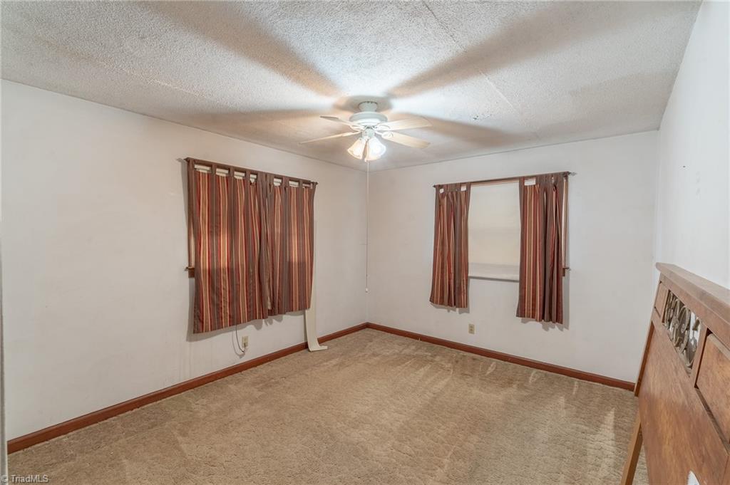 3303 Forestview Drive High Point, NC 27260 - Photo 26 of 29