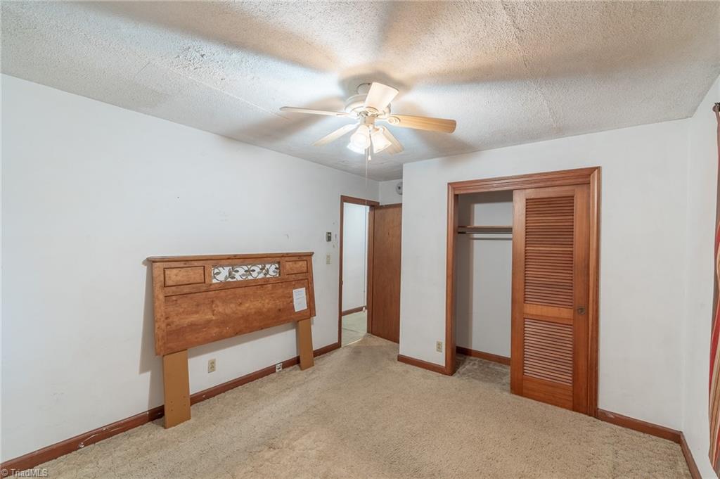 3303 Forestview Drive High Point, NC 27260 - Photo 27 of 29