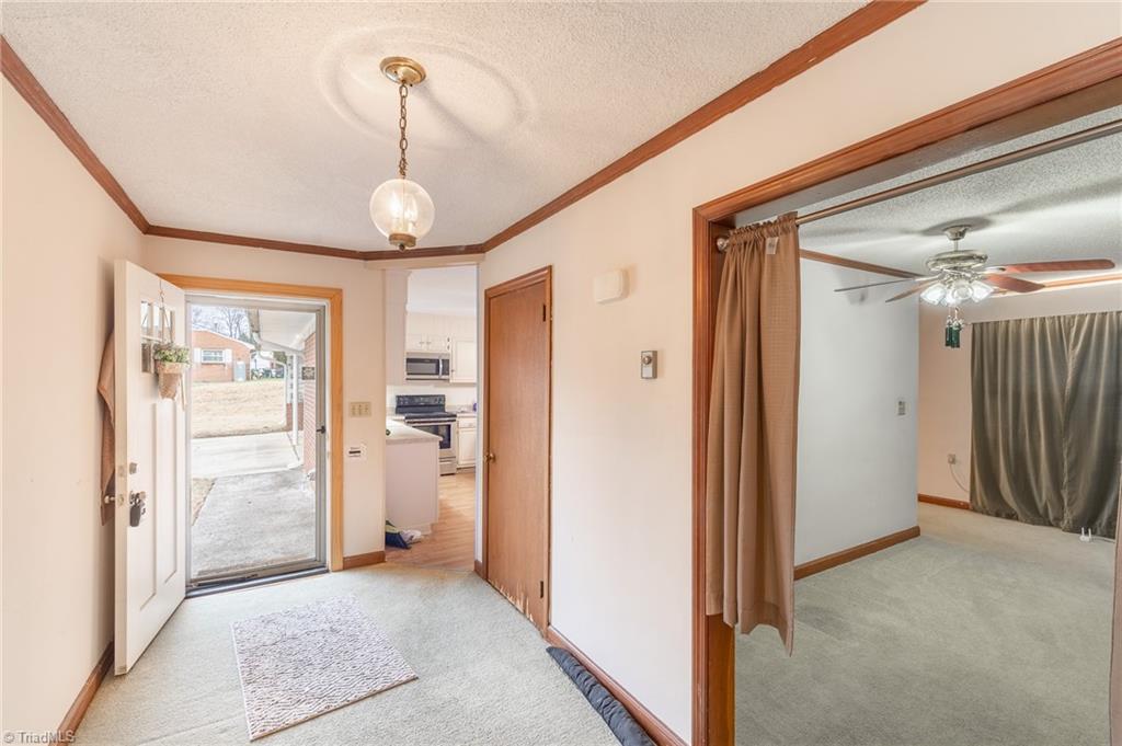 3303 Forestview Drive High Point, NC 27260 - Photo 8 of 29