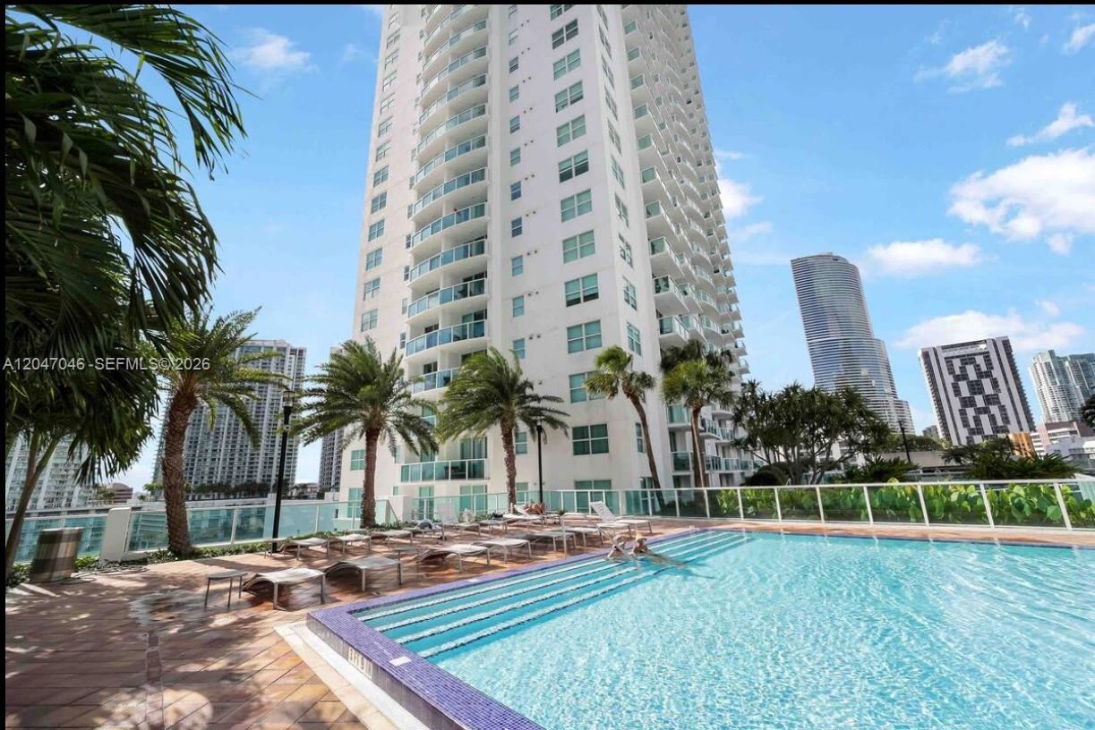 41 Southeast 5th Street, Unit 908 Miami, FL 33131 - Photo 22 of 26
