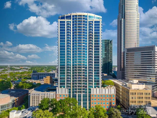 $365,000 | 210 North Church Street, Unit 2513, Charlotte, NC 28202