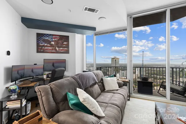 $365,000 | 210 North Church Street, Unit 2513, Charlotte, NC 28202