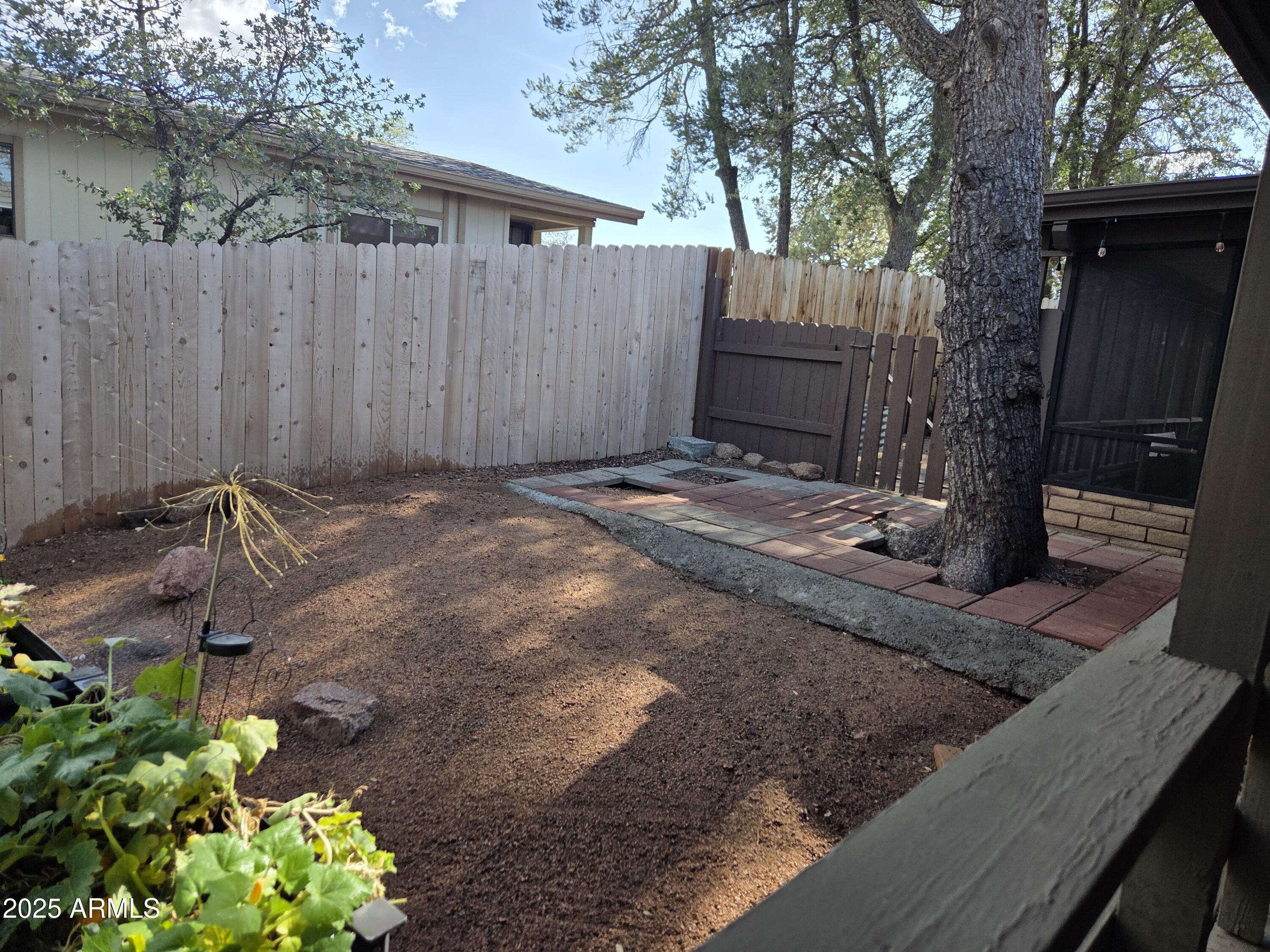 115 South Young Road Payson, AZ 85541 - Photo 30 of 34 a backyard of a house