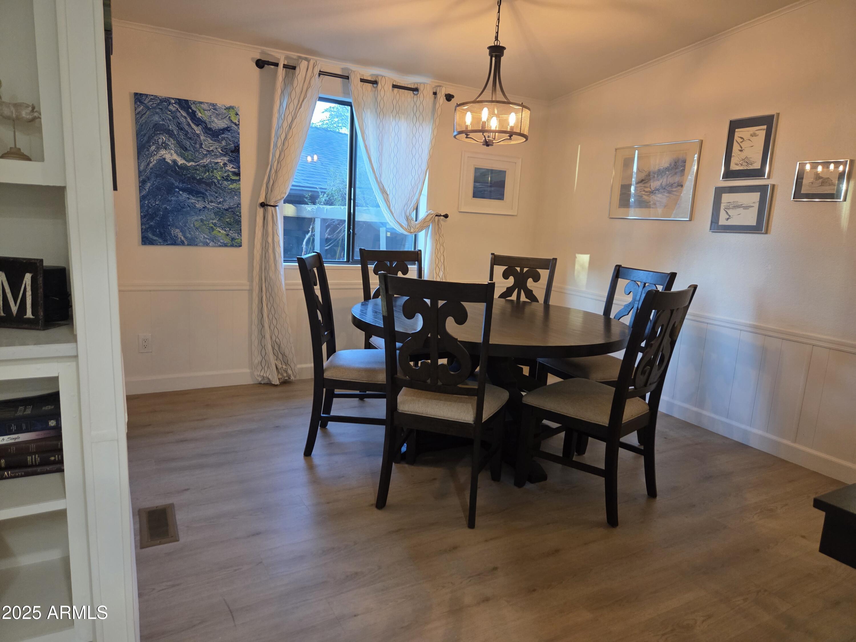 115 South Young Road Payson, AZ 85541 - Photo 8 of 34 a view of a dining room with furniture