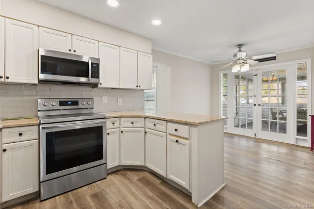 $899,999 | 11 Marlboro Lane, East Islip, NY 11730