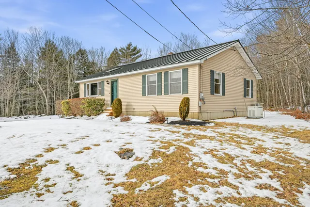 $335,000 | 36 Pennmaric Road, Augusta, ME 04330