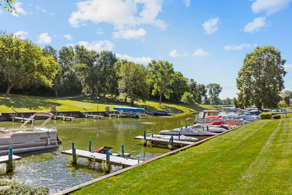 $1,000 | 11 St Thomas Colony, Unit 5, Fox Lake, IL 60020
