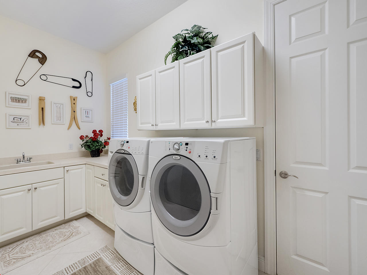 8633 Tompson Point Road Port St. Lucie, FL 34986 - Photo 19 of 31 Laundry Room
