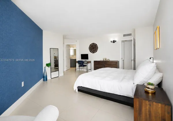 $2,500 | 1700 Northwest N River Drive, Unit 804, Miami, FL 33125
