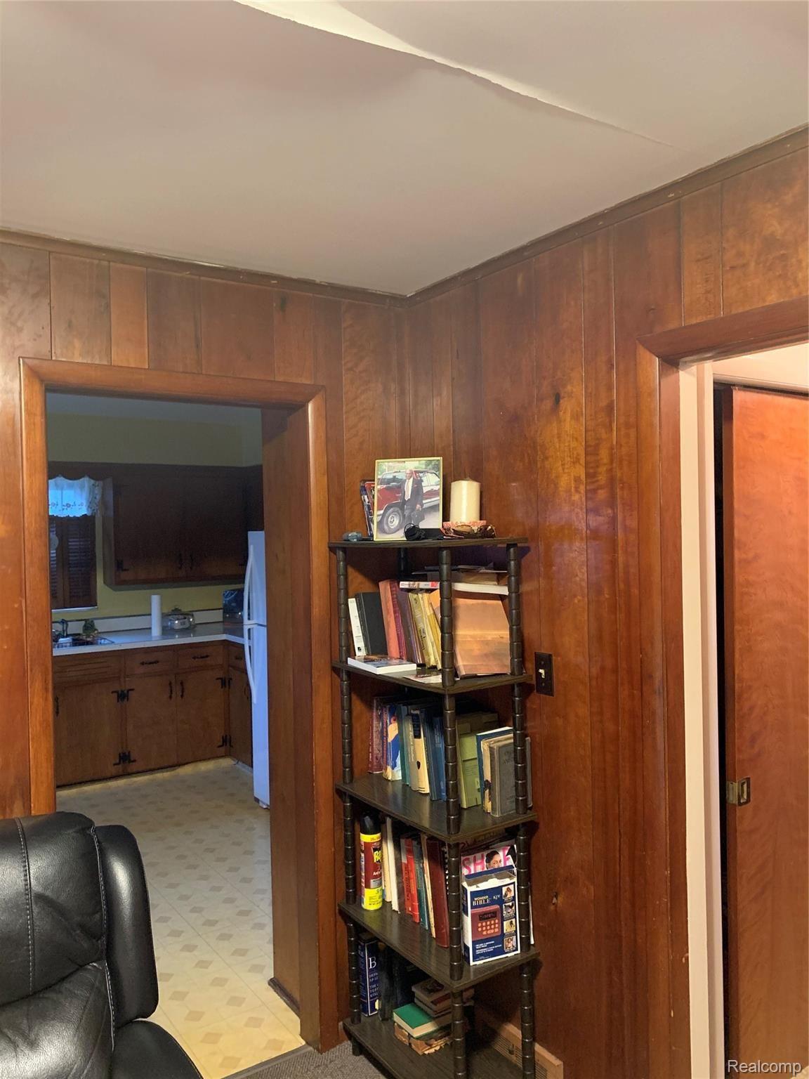 181 Riverside Drive Detroit, MI 48215 - Photo 7 of 10 94987CC0-8C1F-48E8-8BE6-209785487698.jpeg