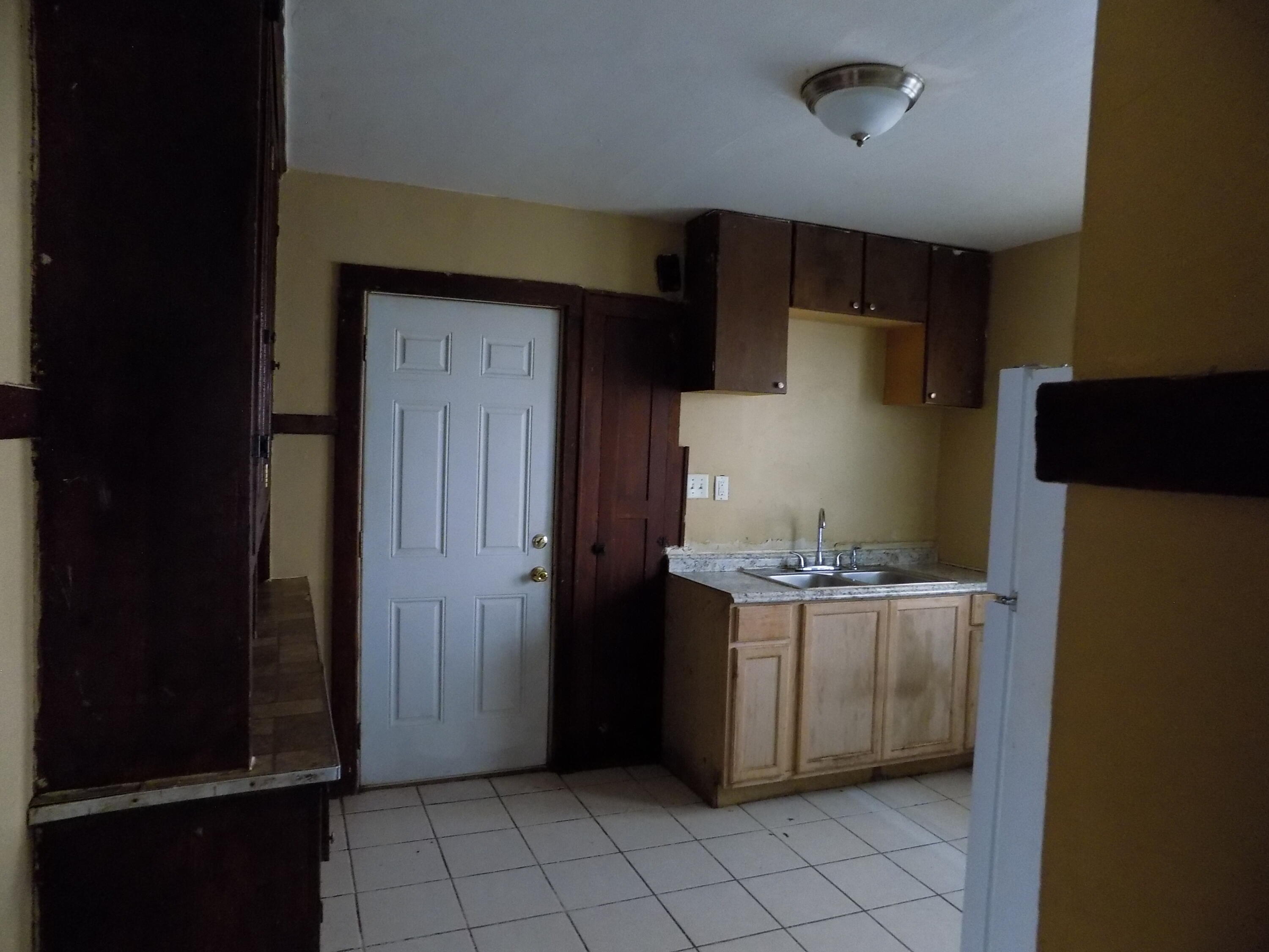 3152 North 38th Street, Unit 3154 Milwaukee, WI 53216 - Photo 9 of 18 DSCN0398