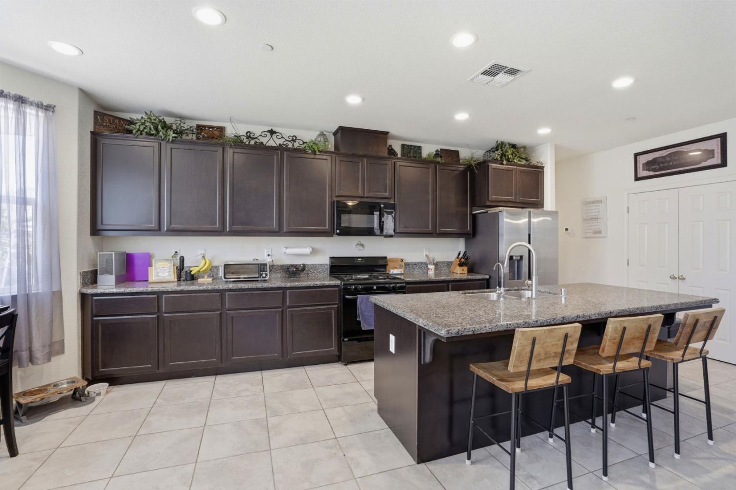 1437 Willmott Road Los Banos, CA 93635 - Photo 6 of 26