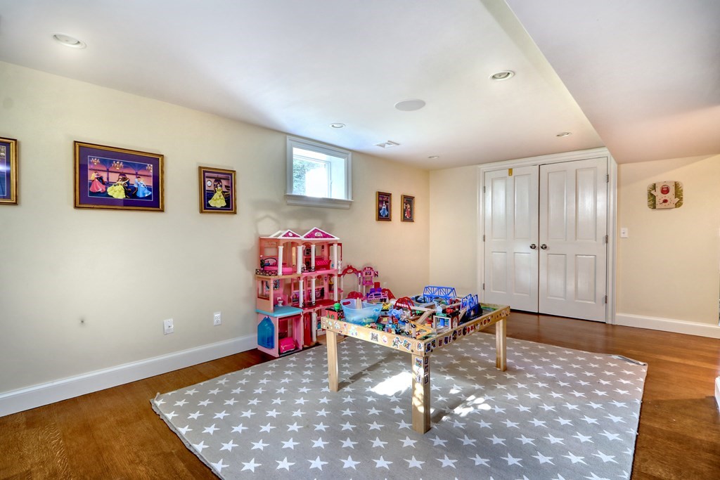 36 Jackson Road Wellesley, MA 02481 - Photo 27 of 32