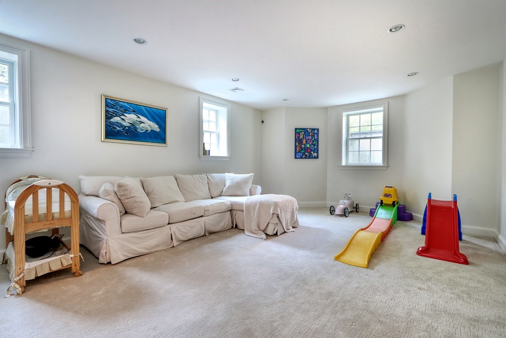 36 Jackson Road Wellesley, MA 02481 - Photo 28 of 32