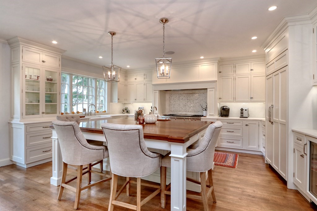 36 Jackson Road Wellesley, MA 02481 - Photo 3 of 32