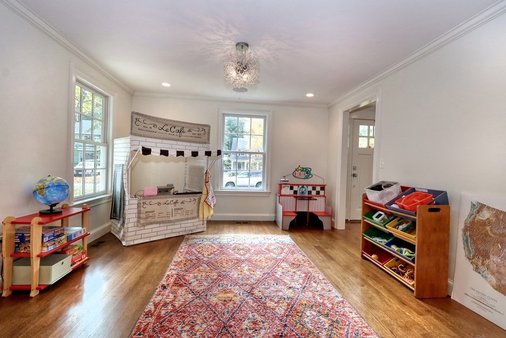 36 Jackson Road Wellesley, MA 02481 - Photo 9 of 32