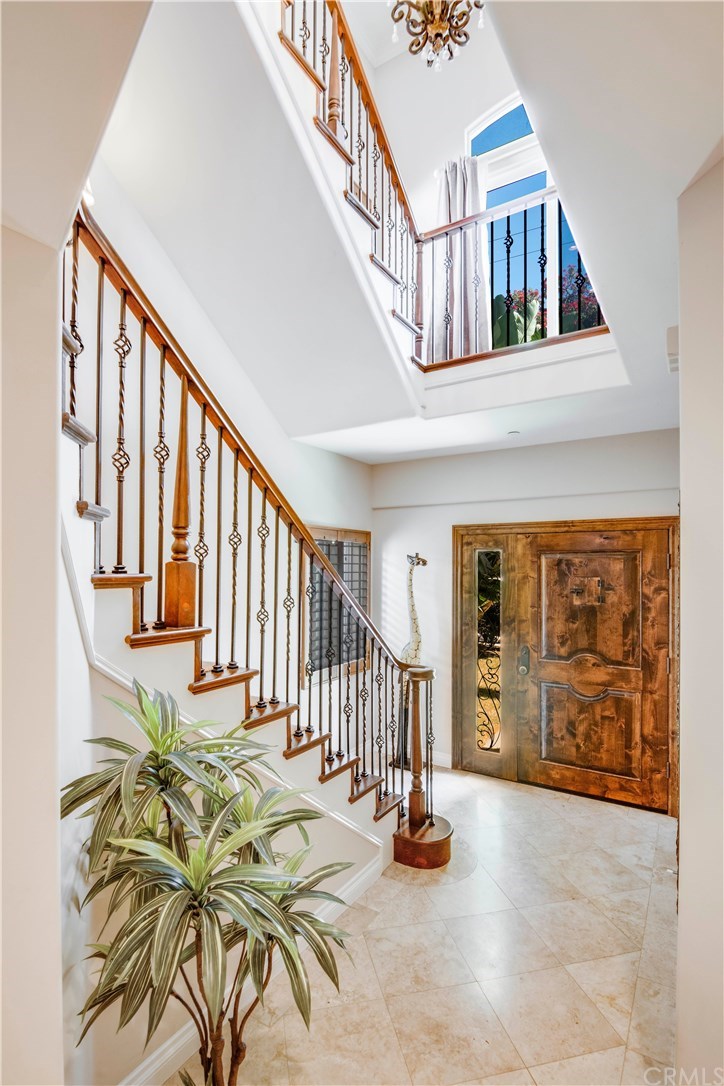 527 Avenue C Redondo Beach, CA 90277 - Photo 2 of 32